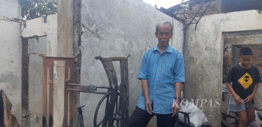 Ade Syarifudin, salah satu pemilik kios di Pasar Cikini Kecil yang menjadi korban kebakaran di Jalan Cikini Kramat, Kelurahan Pegangsaan, Kecamatan Menteng, Jakarta Pusat, Selasa (27/9/2022).