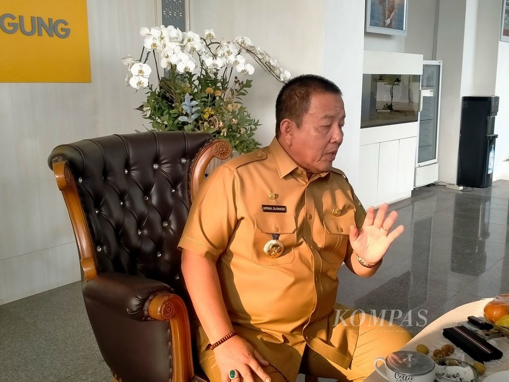 Gubernur Lampung Arinal Djunaidi saat memberikan keterangan kepada media  di Bandar Lampung, Selasa (5/9/2023).
