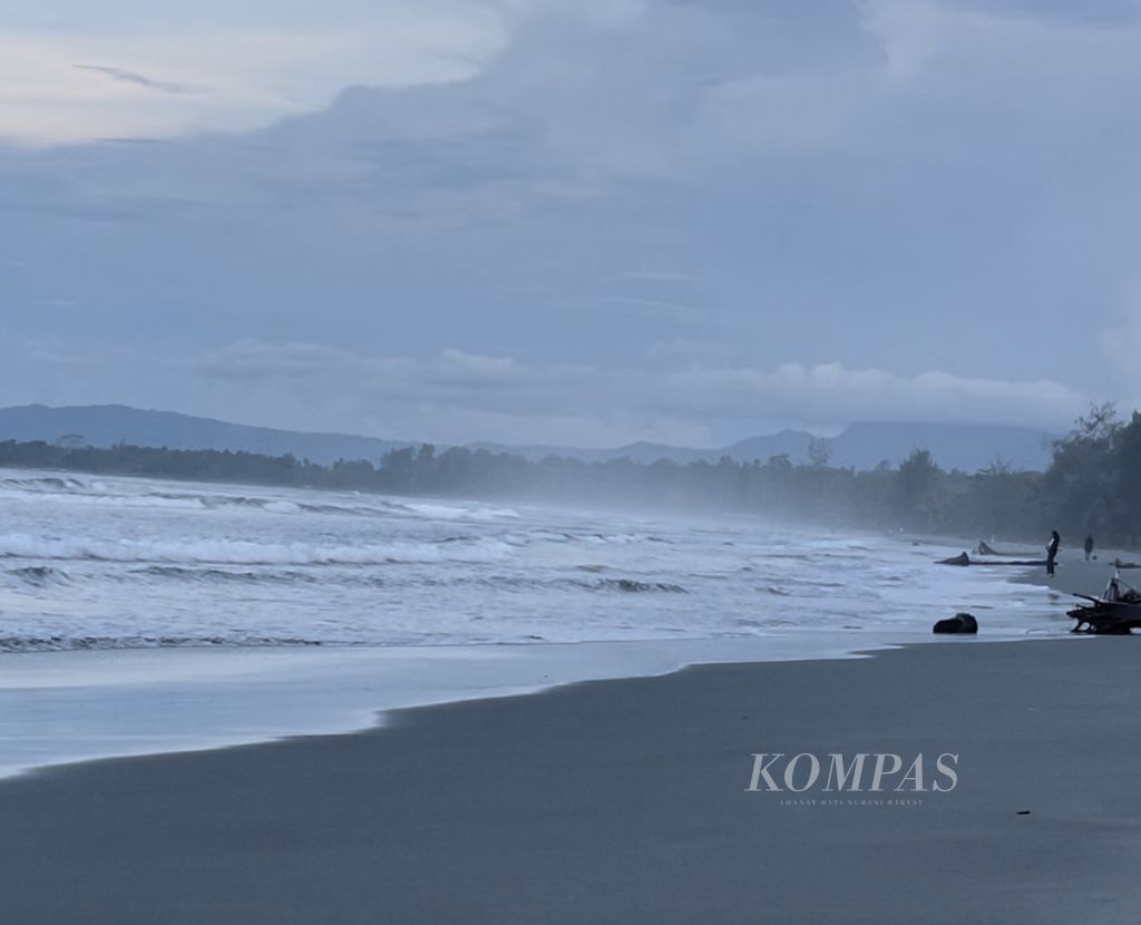 Kawasan Pantai Holtekamp, Jayapura, Papua, Kamis (7/12/2023).