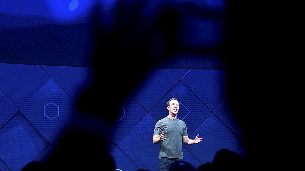 Dalam foto bertanggal 19 April 2017 ini, CEO Facebook Mark Zuckerberg berbicara dalam  konferensi pengembang F8 di San Jose, California, Amerika Serikat. Zuckerberg, Rabu (4/4/2018),  mengakui telah bersalah dalam bocornya data 87 juta pengguna media sosial Facebook. 