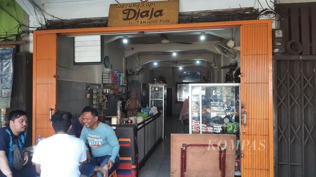 Warung kopi tertua di Kota Pontianak, Kalimantan Barat, Minggu (14/7/2024).