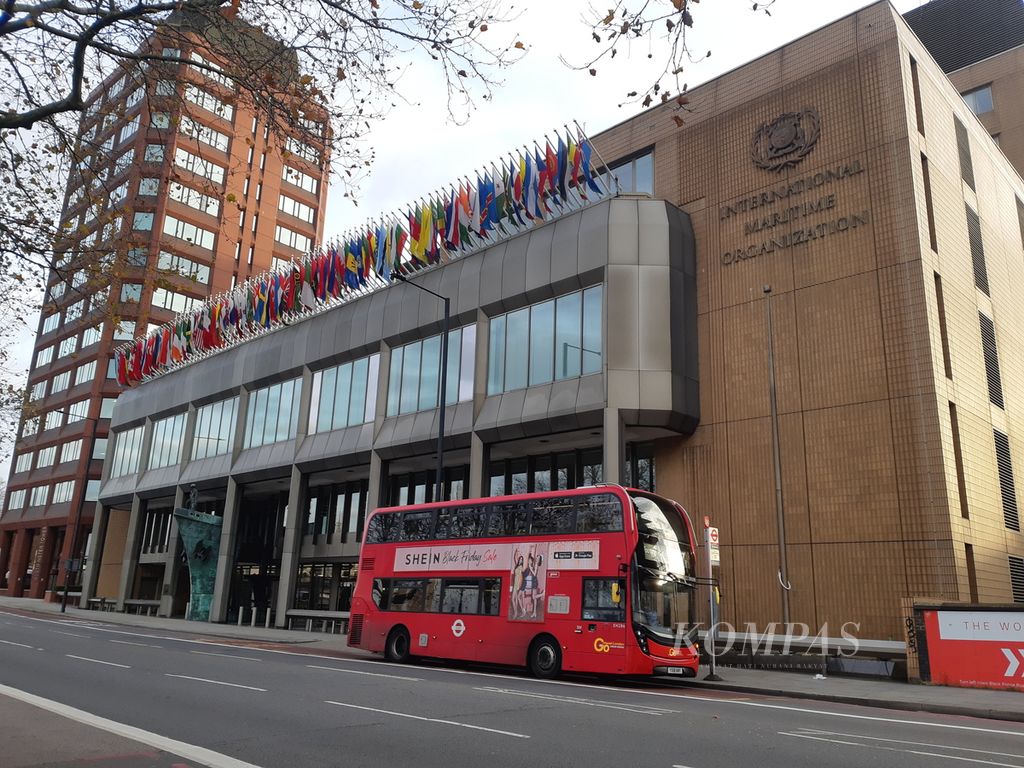 Markas Organisasi Maritim Internasional (IMO) di London, Inggris, Senin (27/11/2023).