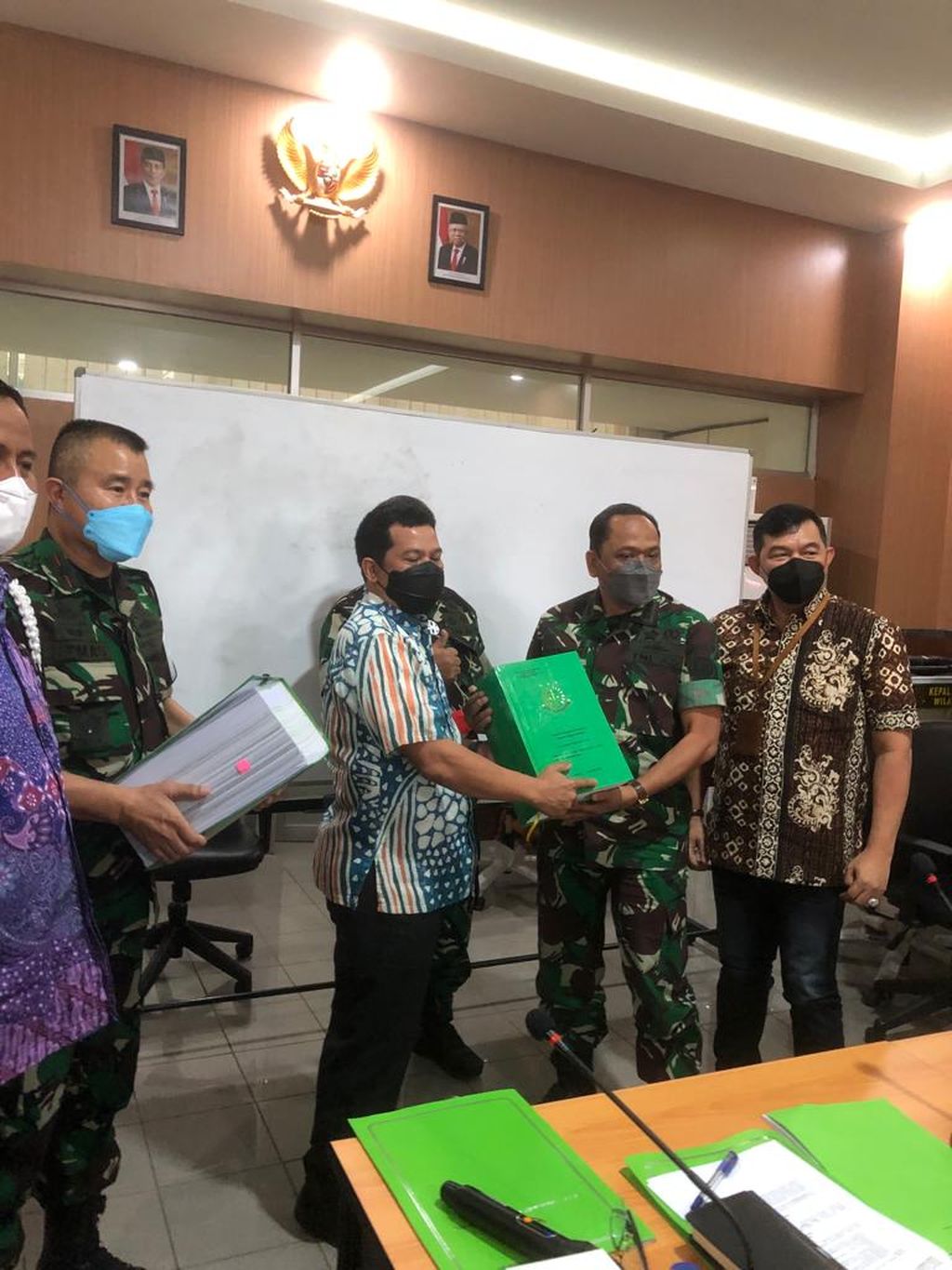 Tim penyidik koneksitas pada Jaksa Agung Muda Bidang Pidana Militer Kejagung telah menyerahkan berkas perkara dan dua tersangka dalam perkata koneksitas dugaan korupsi TWP AD tahun 2013-2020 kepada Oditur Militer Tinggi II Jakarta dan kepada Pengadilan Militer Tinggi II Jakarta.