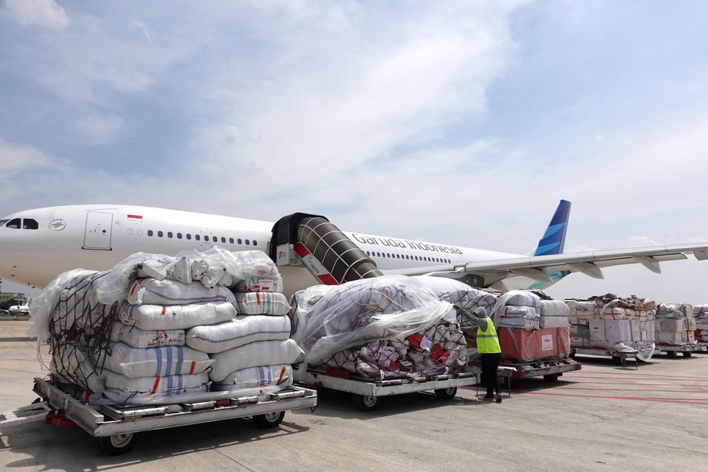 Bantuan kemanusiaan berupa bantuan tunai sekitar 1 juta dollar AS serta bantuan kebutuhan dasar diberikan oleh Pemerintah Indonesia untuk meringankan beban masyarakat yang terdampak bencana di Pakistan. Bantuan dilepas oleh Presiden Joko Widodo di Pangkalan Udara Halim Perdanakusuma, Jakarta, Senin, 26 September 2022.