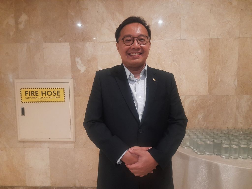 Anggota Komisi I DPR, Bobby Adhityo Rizaldi, seusai menjadi pembicara dalam Seminar Pembangunan Keamanan Laut untuk Mendukung Pencapaian Target Rencana Pembangunan Jangka Panjang Nasional (RPJPN) 2025-2045 di Hotel Borobudur, Jakarta, Rabu (5/7/2023).
