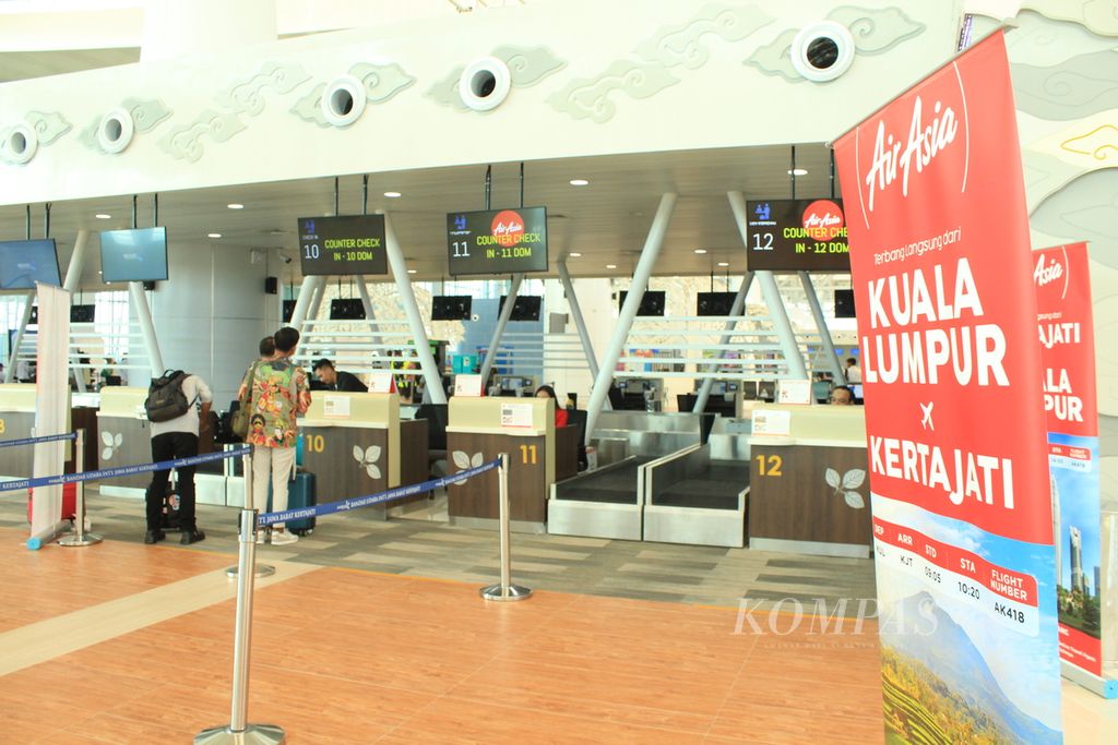 Suasana terminal keberangkatan di Bandara Internasional Jawa Barat Kertajati di Kabupaten Majalengka, Minggu (29/10/2023). 