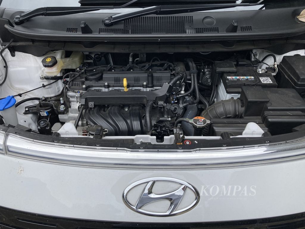 Ruang mesin Hyundai Stargazer berisi mesin bensin empat silinder berkapasitas 1.5 liter (1.497 cc) dengan tenaga maksimum 115 PS.