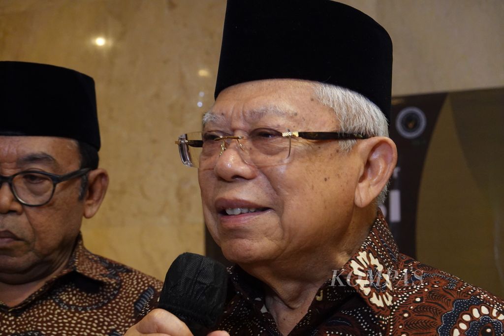 Wakil Presiden Ma'ruf Amin meresmikan pembukaan Musyawarah Kerja Nasional III Majelis Ulama Indonesia Tahun 2023 di kawasan Ancol, Jakarta, Jumat (1/12/2023). 