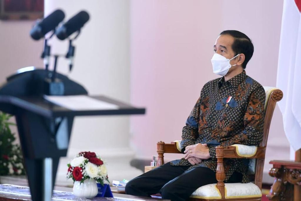 Presiden Joko Widodo menghadiri acara penandatanganan kerjasama kemitraan usaha besar dengan UMKM di Jakarta, Senin (18/01/2021). Acara virtual itu diselenggarakan Badan Koordinasi Penanaman Modal.  