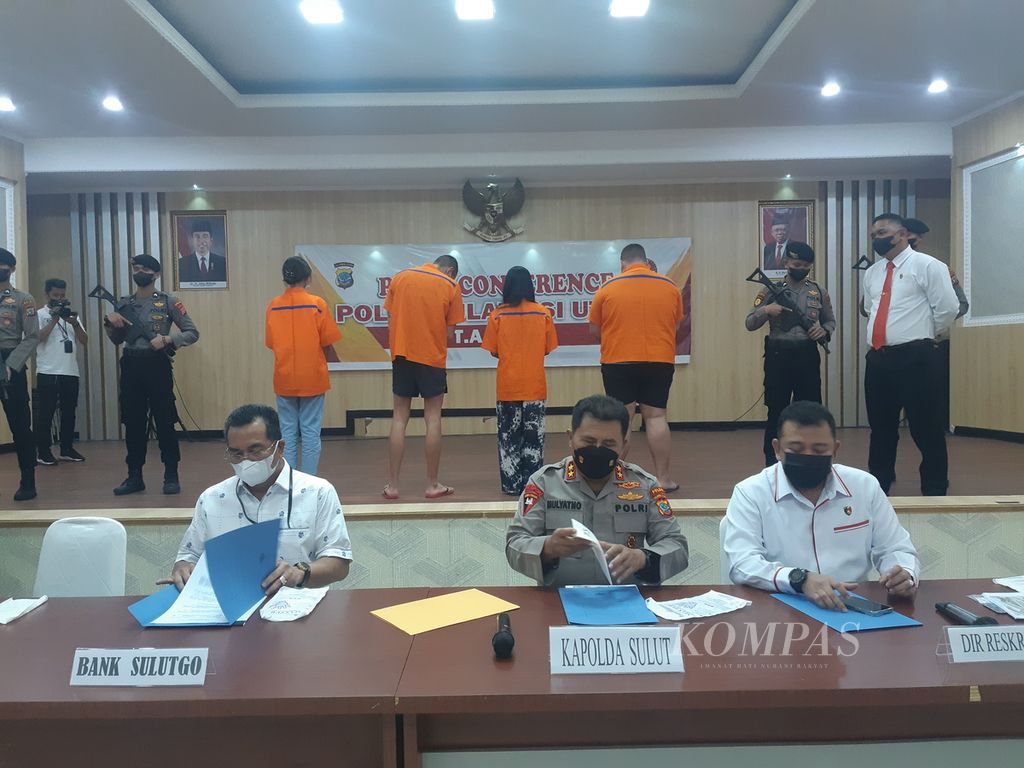 Suasana konferensi pers pengungkapan kasus pencurian uang nasabah Bank Sulut Gorontalo, Senin (25/7/2022), di Markas Polda Sulut di Manado.