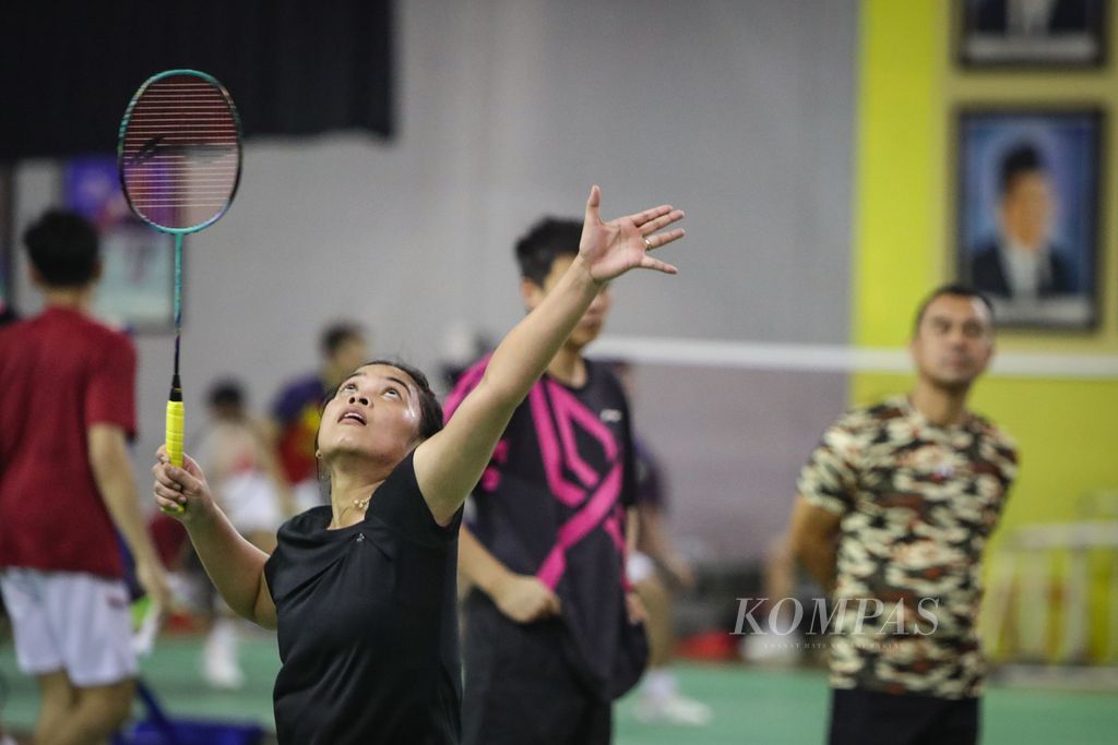 Pebulu tangkis tunggal putri Indonesia, Gregoria Mariska Tunjung, berlatih menjelang Kejuaraan Dunia di Pelatnas PBSI, Cipayung, Jakarta Timur, Rabu (9/8/2023). 