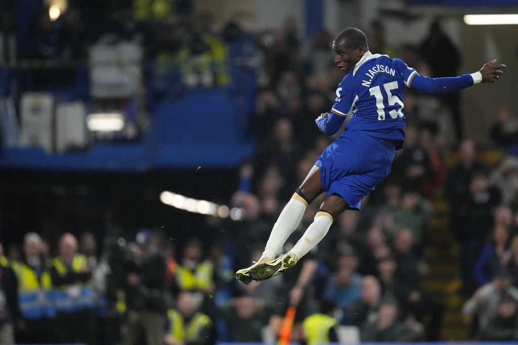 Penyerang Chelsea, Nicolas Jackson, mencetak gol kedua bagi timnya dalam pertandingan Liga Inggris antara Chelsea dan Tottenham Hotspur di Stadion Stamford Bridge, London, Jumat (3/5/2024) dini hari WIB. 