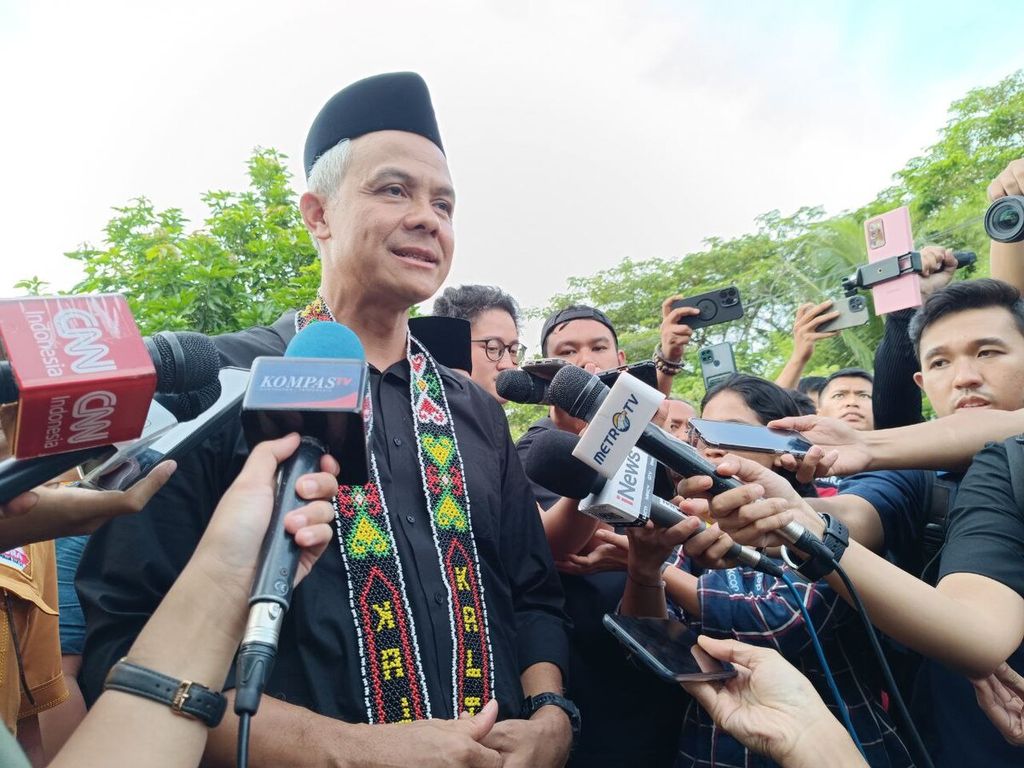 Pada hari kedelapan kampanye, calon presiden Ganjar Pranowo mengunjungi Kota Balikpapan, Kalimantan Timur, Selasa (5/12/2023). 