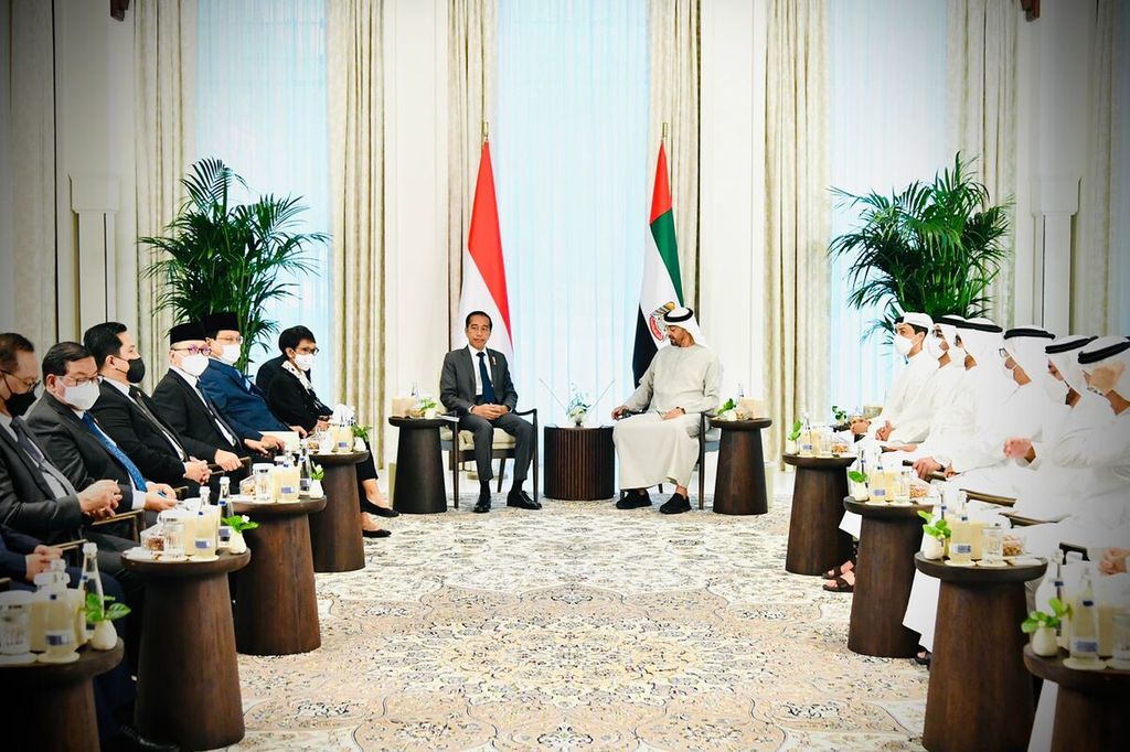 Pertemuan bilateral antara delegasi Indonesia dan delegasi Uni Emirat Arab di Istana Al Shatie, Jumat, (1/7/2022).