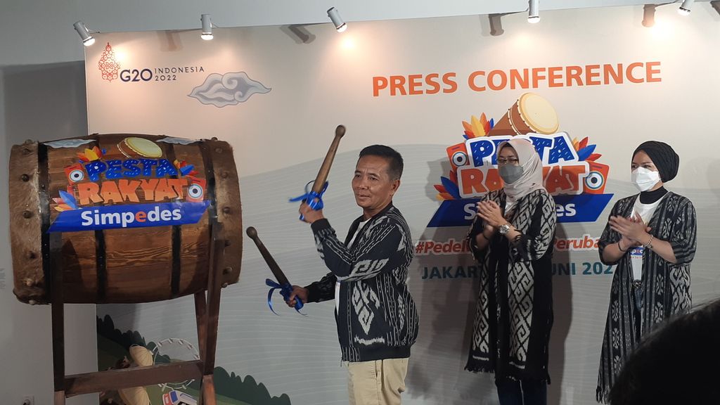 Direktur Bisnis Mikro PT Bank Rakyat Indonesia (Persero) Tbk Supari dalam acara pembukaan Pesta Rakyat Simpedes di Gedung Sarinah, Jakarta, Rabu (15/6/2022). 