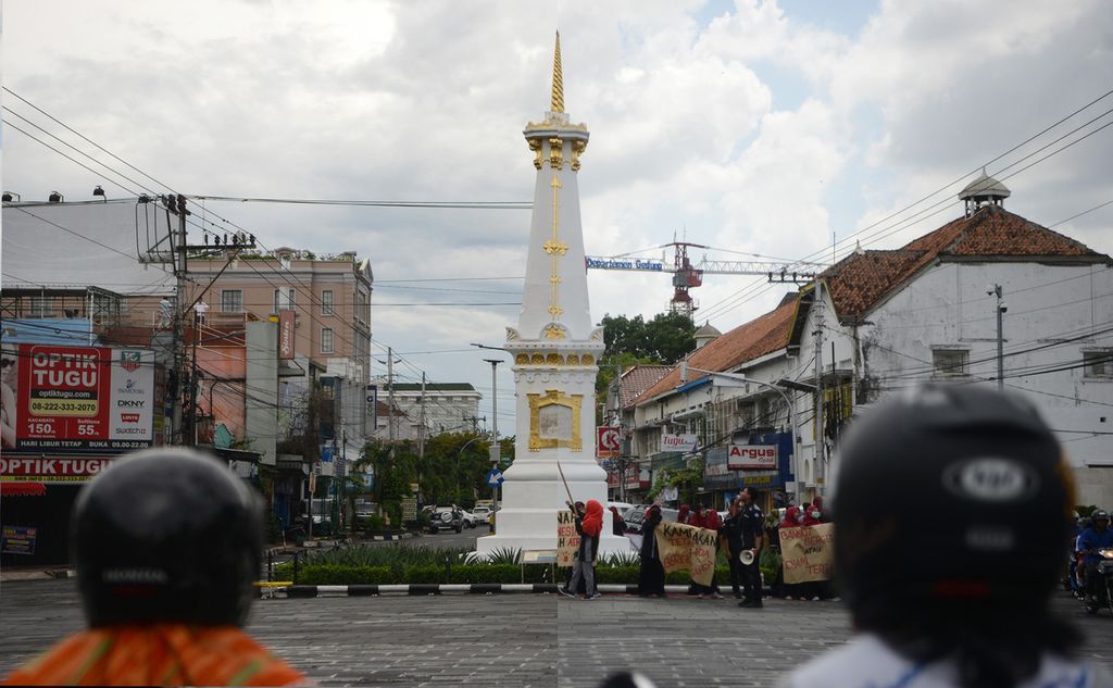 Perempatan Tugu, Yogyakarta, Selasa (10/12/2019) dan Senin (6/4/2020).KOMPAS/FERGANATA INDRA RIATMOKO