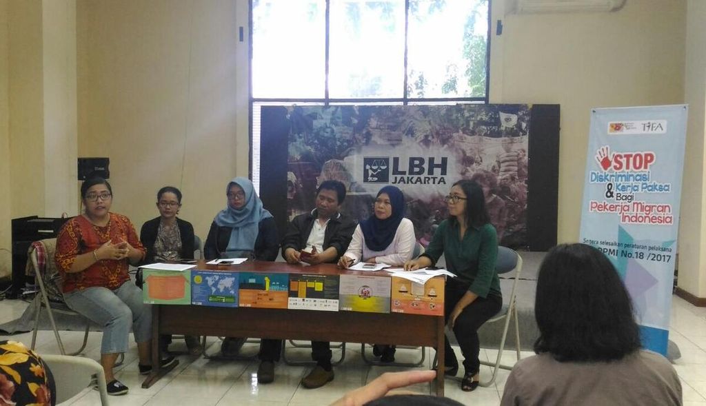 Jaringan Buruh Migran (JBM) mengadakan konferensi pers bertajuk "Buruh Migran Darurat Trafficking: Wujudkan Kerja Layak bagi Buruh Migran Indonesia", di Jakarta, Minggu (25/2).