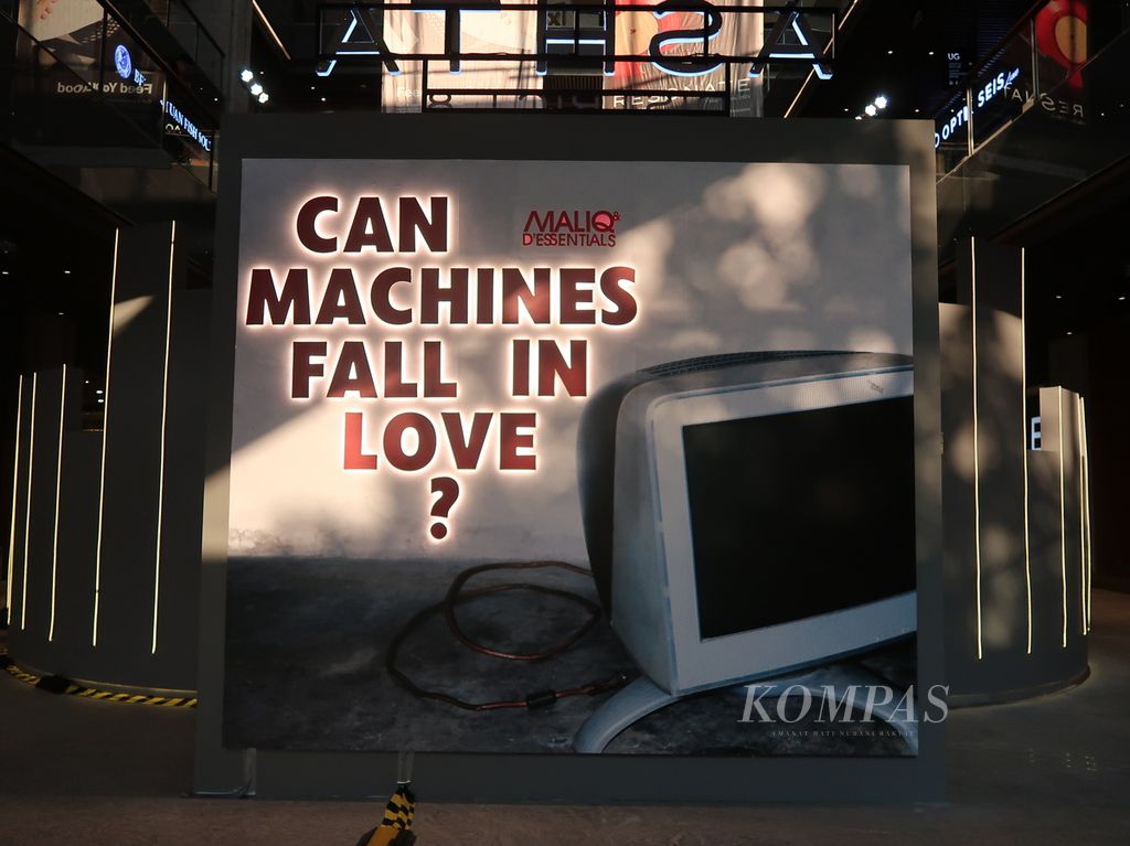 Billboard display featuring the 9th album of the music group Maliq &amp; D'Essentials entitled <i>Can Machines Fall in Love?</i> in Ashta District 8, Jakarta, Tuesday (7/5/2024). This album will be released on May 30, 2024.