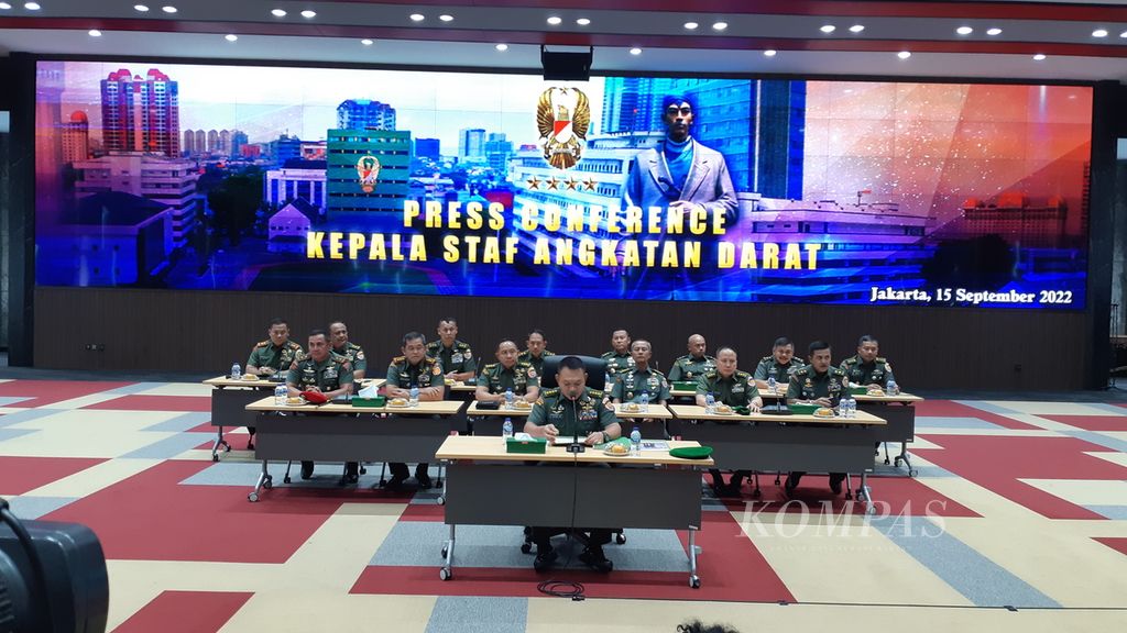 Kepala Staf TNI Angkatan Darat Jenderal Dudung Abdurachman dalam jumpa pers, Kamis (15/9/2022), menyampaikan penerimaan atas permintaan maaf dari anggota DPR dari Fraksi PDI-P, Effendi Simbolon.