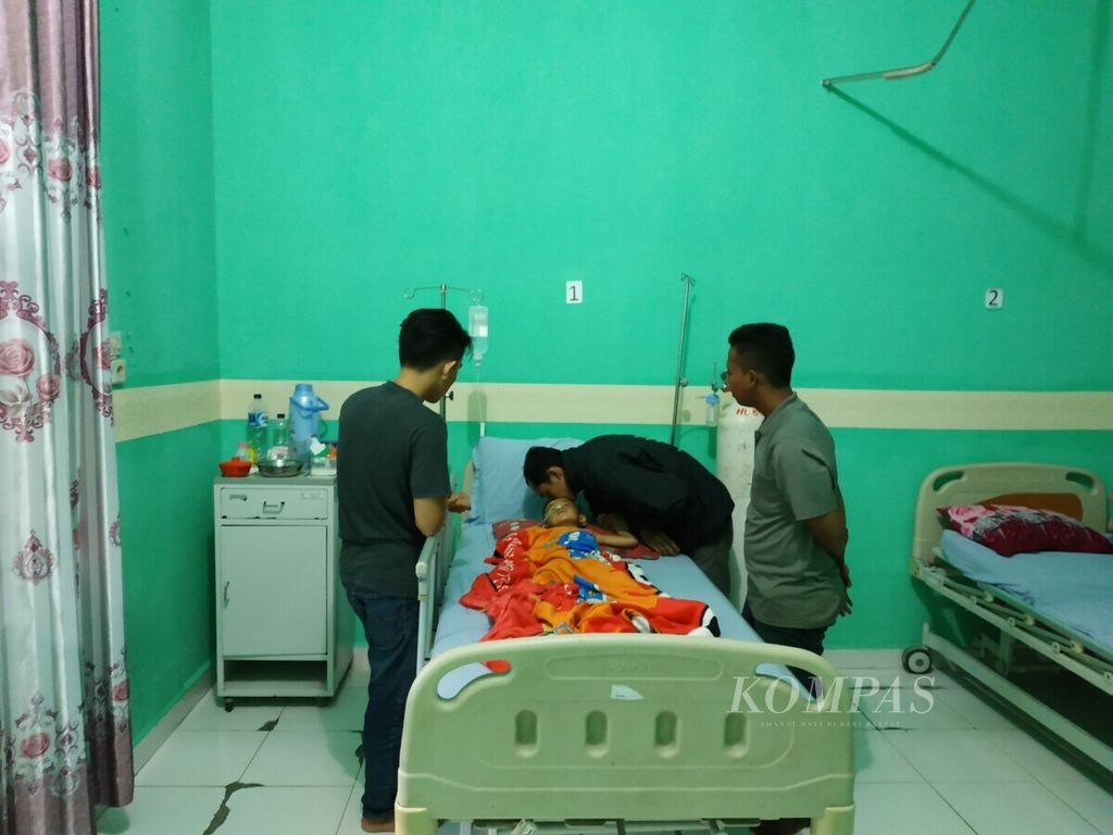 Gilang Tama Alfarizi (4) dirawat di RSUD Deli Serdang, Sumatera Utara, Selasa (18/12/2018). Ia mengalami penurunan kesadaran selama 22 hari diduga karena mengalami meningitis.