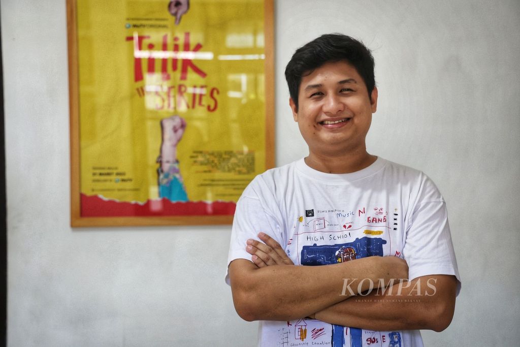 Wahyu Agung Prasetyo, sineas Kantor Ravacana Film, Desa Tirtonirmolo, Kasihan, Bantul, Yogyakarta, Kamis (30/11/2023).