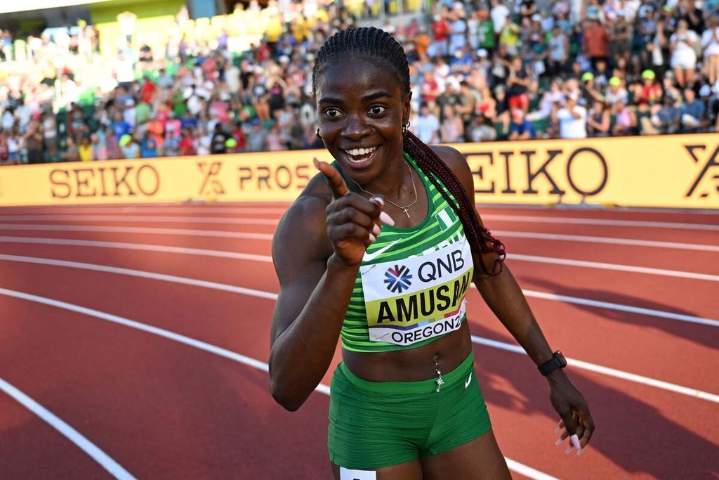 Ekspresi pelari Nigeria, Tobi Amusan, setelah memenangi nomor 100 meter lari gawang putri pada Kejuaraan Dunia Atletik di Hayward Field, Oregon, Amerika Serikat, Senin (25/7/2022) pagi WIB. Amusan juga memecahkan rekor dunia pada nomor itu dengan waktu 12,06 detik.