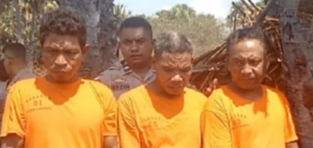 Tiga pelaku pemerkosaan anak di bawah umur di Lewoleba, Lembata, Nusa Tenggara Timur, Selasa (24/10/2023). Para pelaku ditahan di Polres Lembata.