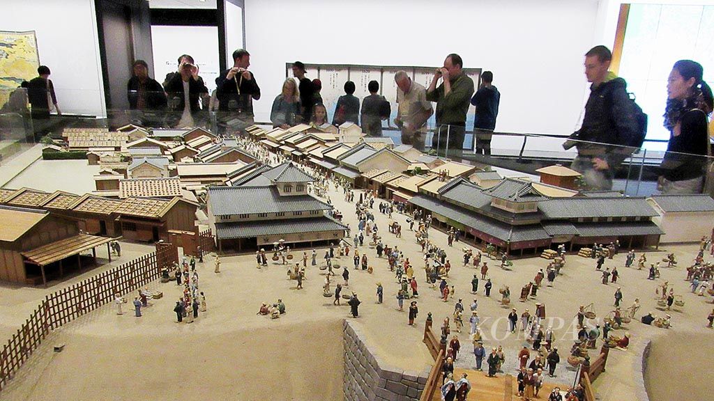 Maket permukiman, pasar, dan jalan utama di Edo dari Nihonbashi pada Periode Edo di Museum Edo-Tokyo, Tokyo, Jepang.