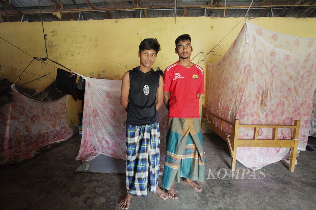 Annas dan Rejuan, dua dari sekian banyak pengungsi Rohingya yang kini berada di Aceh. 