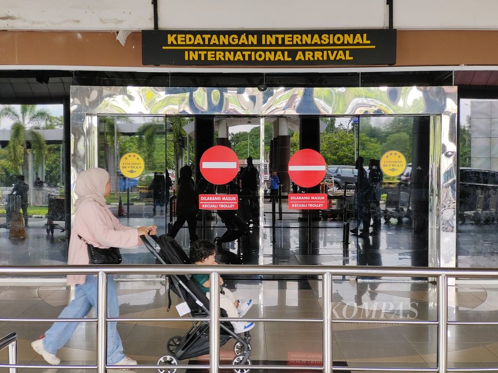 Suasana bekas terminal kedatangan internasional di Bandara Sultan Mahmud Badaruddin II Palembang, Sumatera Selatan, Sabtu (27/4/2024), seusai tidak lagi menyandang status bandara internasional. 
