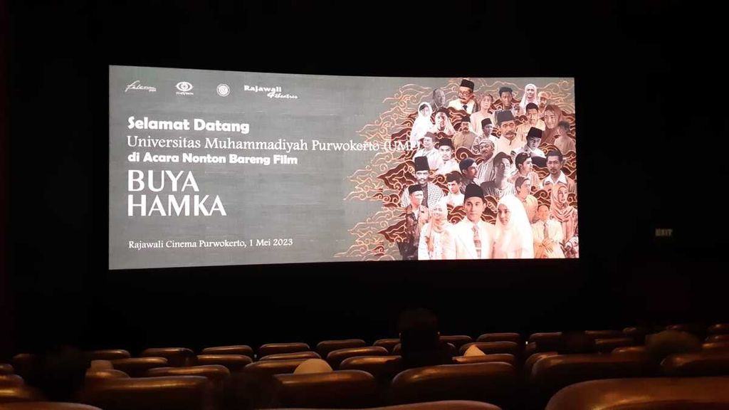 Suasana sebelum <i>nonton</i> bareng film <i>Buya Hamka</i> di Bioskop Rajawali Purwokerto, Banyumas, Jawa Tengah, Senin (1/5/2023).