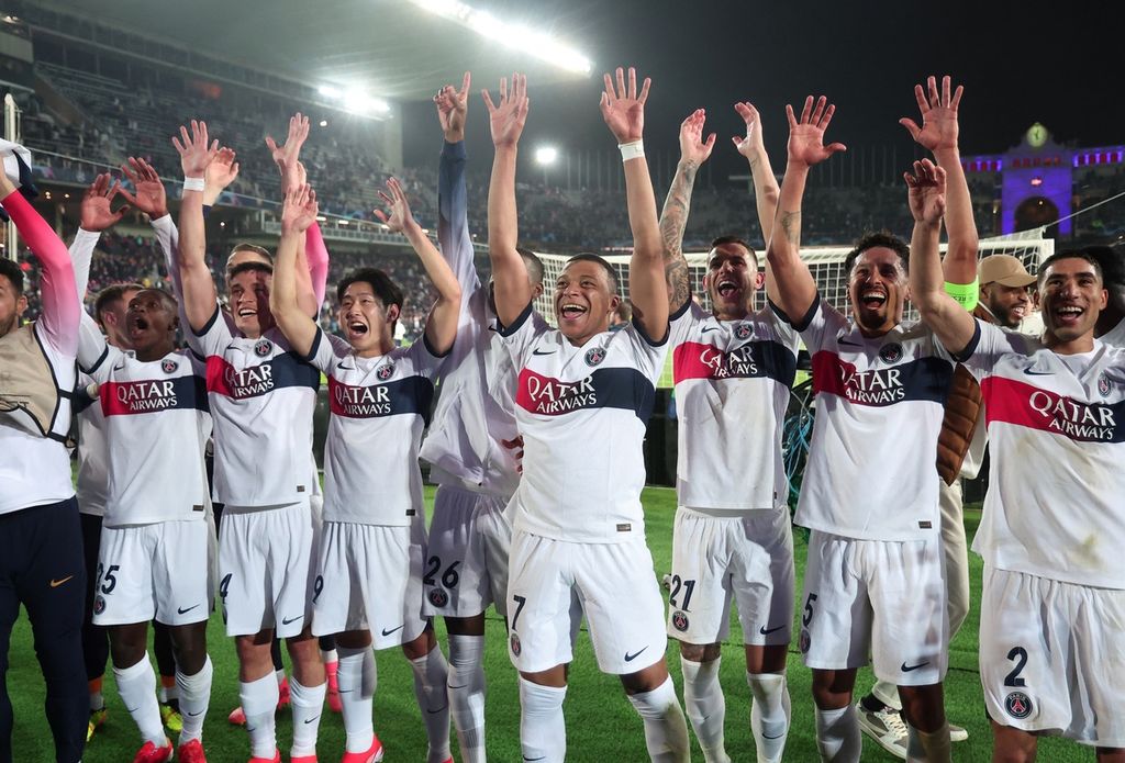 PSG striker Kylian Mbappe led his teammates in celebrating their victory over Barcelona in the quarter-finals of the Champions League with PSG supporters on Wednesday (17/4/2024) CET at the Lluis Companys Olympic Stadium.