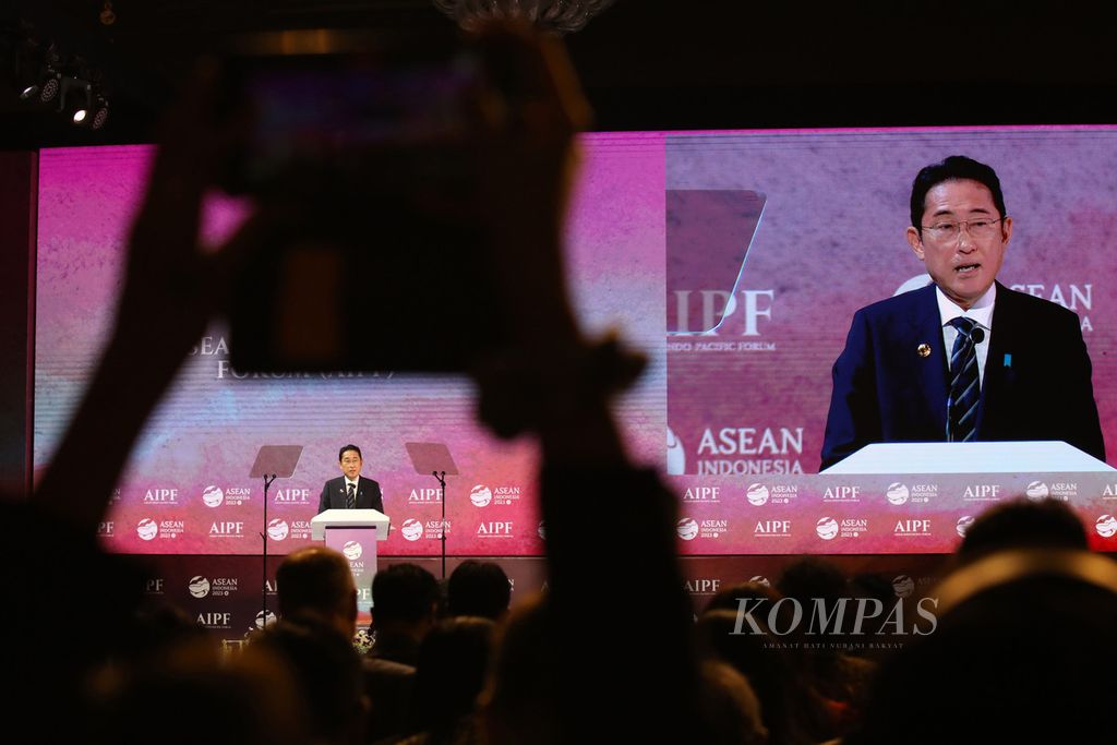 Perdana Menteri Jepang Fumio Kishida berbicara di Forum ASEAN-Indo Pasifik di Hotel Mulia, Jakarta, Rabu (6/9/2023). 