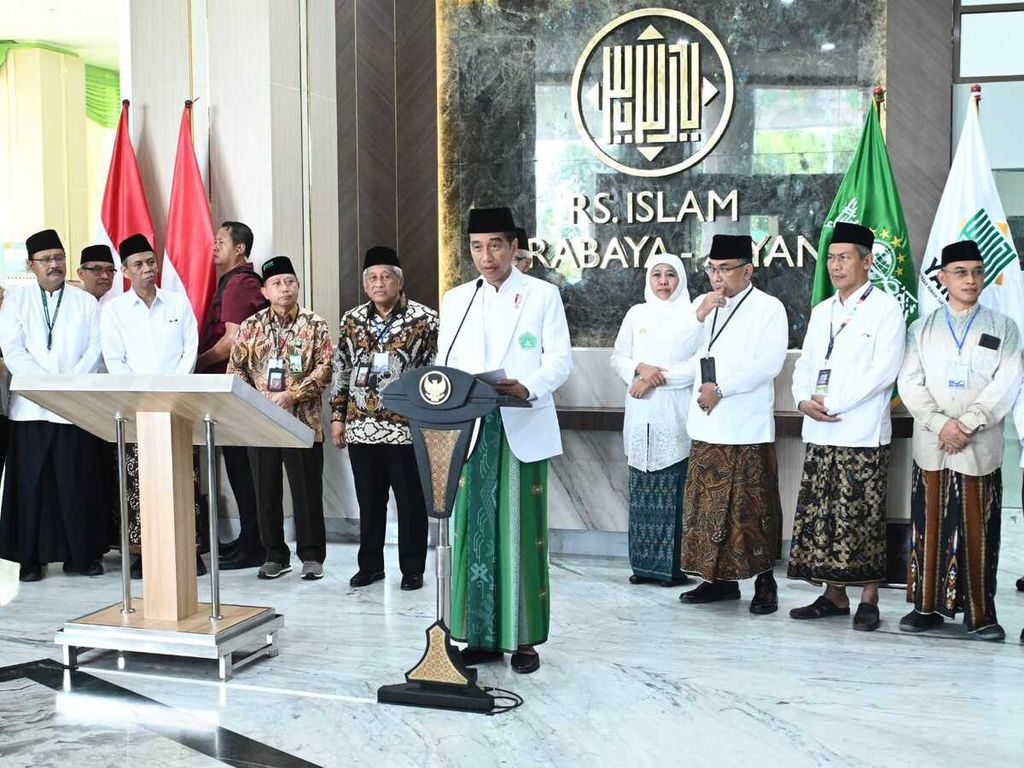Presiden Joko Widodo saat memberikan sambutan pada peresmian <i>tower </i>atau menara Rumah Sakit Islam Surabaya (RSIS) A Yani, Kota Surabaya, Provinsi Jawa Timur, Minggu (22/10/2023).