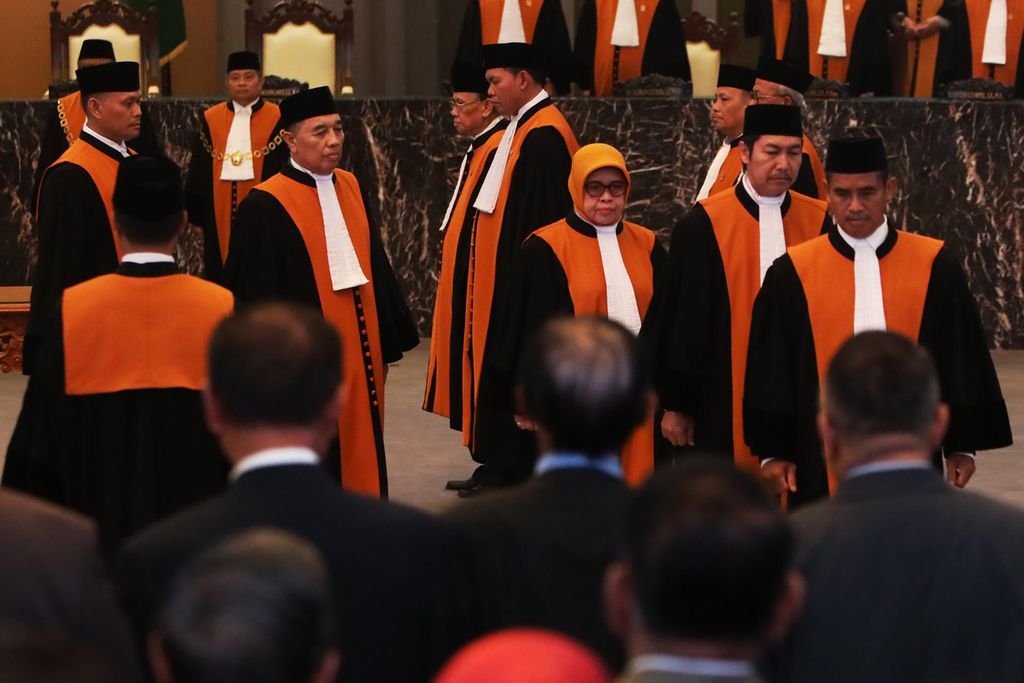 Suasana pelantikan hakim agung di Gedung Mahkamah Agung, Jakarta, Kamis (12/3/2020). 