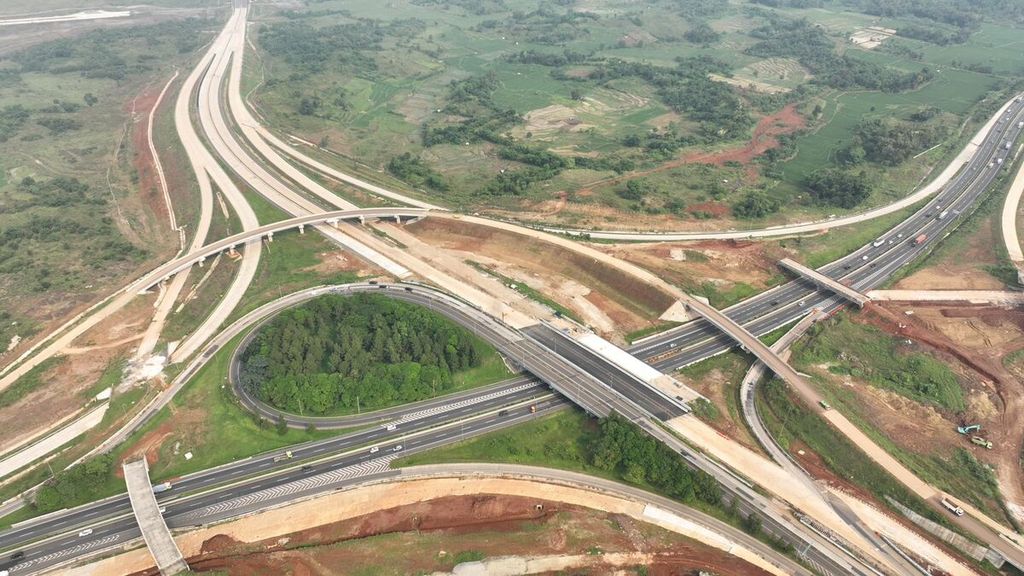 The Jakarta Cikampek II Selatan toll road, which connects Jatiasih in Bekasi to Karawang and Sadang in Kebumen, is ready to be operational by Tuesday (19/12/2023).