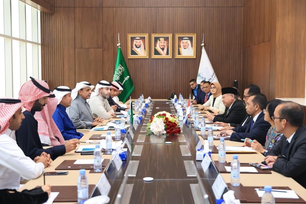 Pertemuan antara Menteri Perhubungan Budi Karya Sumadi dengan sejumlah pihak di Mekkah, Jeddah, dan Riyadh, Minggu (18/12/2022). 