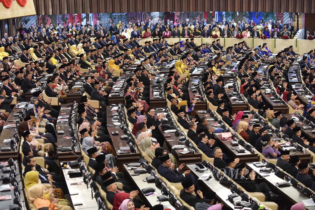 Sidang Paripurna MPR di Kompleks Parlemen, Jakarta, Minggu (20/10/2019). 