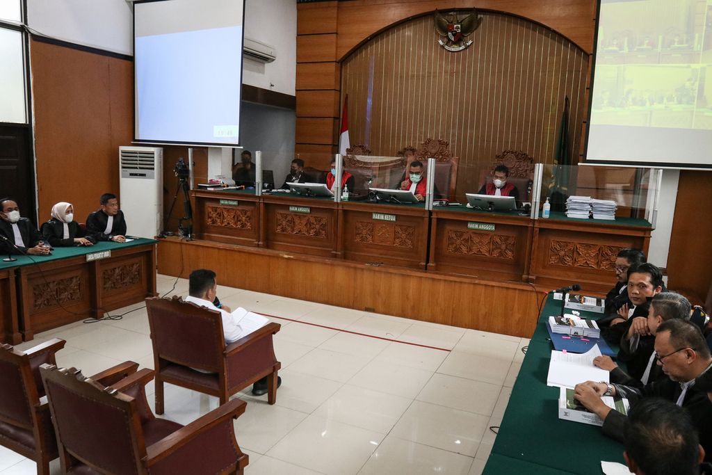 Suasana sidang kasus pembunuhan berencana terhadap Nofriansyah Yosua Hutabarat atau Brigadir J dengan terdakwa Kuat Ma'ruf di Pengadilan Negeri Jakarta Selatan, Selasa (24/1/2023). 