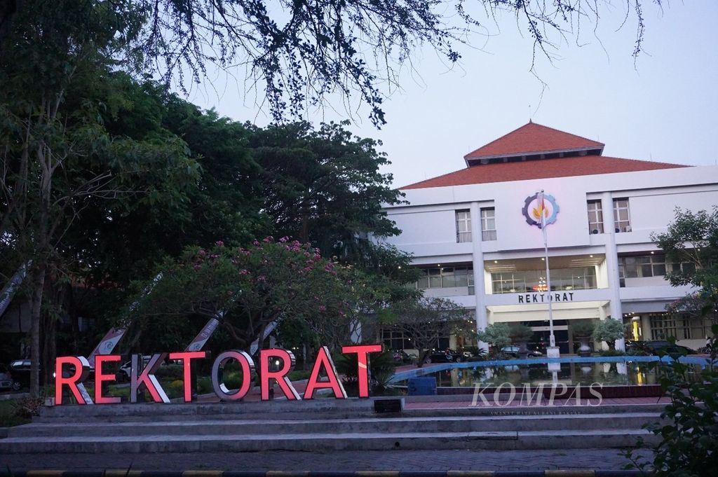 Gedung Rektorat Institut Teknologi Sepuluh Nopember di Surabaya