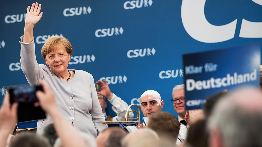  Kanselir Jerman Angela Merkel menghadiri kampanye  Uni Demokratik Kristen (CDU) dan Uni Sosial Kristen (CSU) di Muenchen, Jerman, akhir pekan lalu. Seusai KTT G-7, Merkel menegaskan kebergantungan  Eropa pada Amerika Serikat sudah berakhir.