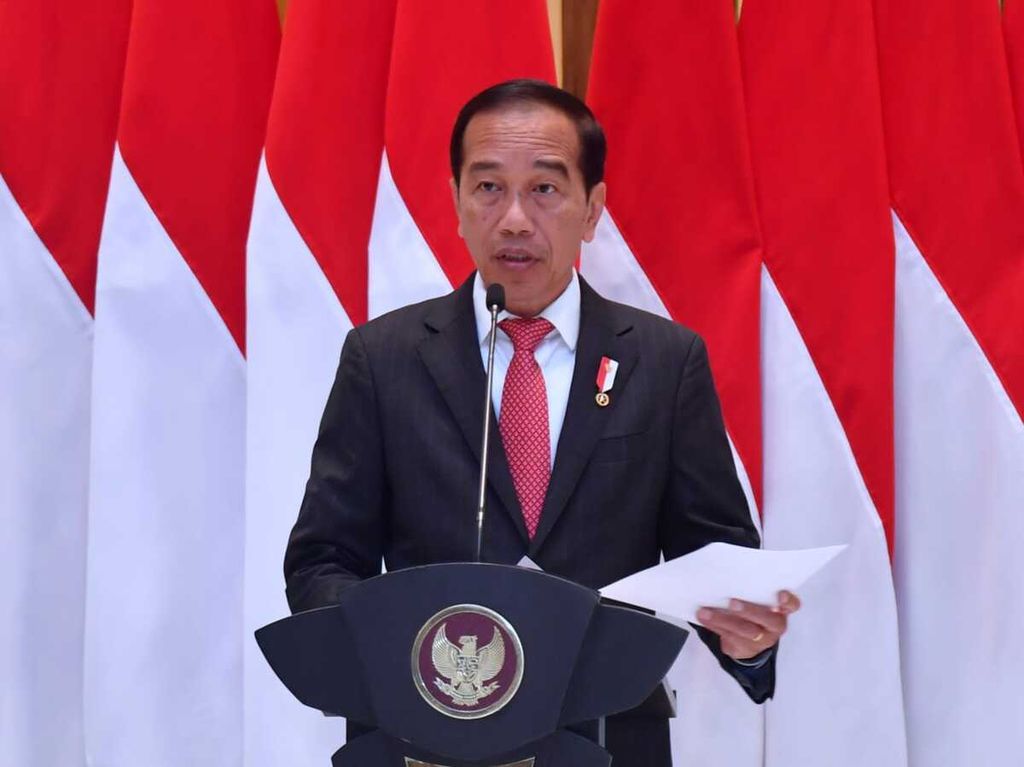 Tampilan podium kepresidenan tempat Presiden Joko Widodo menyampaikan keterangan pers di Pangkalan TNI AU Halim Perdanakusuma, Jakarta, Kamis (27/7/2023).