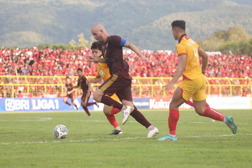 Wiljan Pluim, saat masih memperkuat PSM Makassar, berlaga lawan Persik Kediri pada laga Liga 1 di Stadion Gelora BJ Habibie, Parepare, Sulawesi Selatan, Minggu (19/2/2023). 