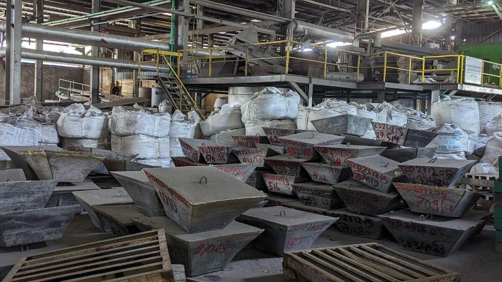 The PT Refined Bangka Tin company, along with its assets, was seized by investigators on Monday (22/4/2024) due to alleged involvement in a corruption case related to illegal tin mining in the mining business permit (IUP) of PT Timah Tbk.