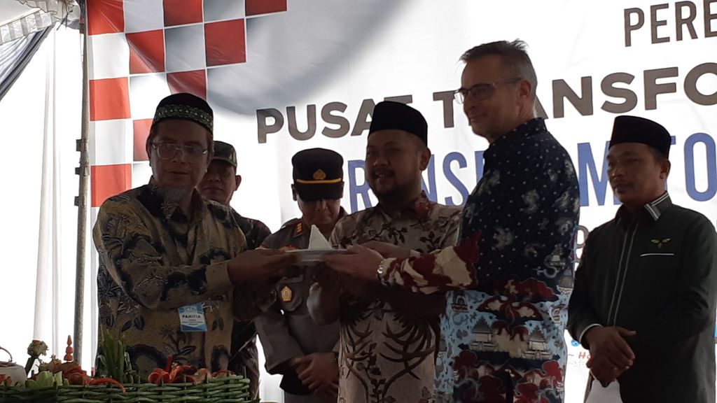 Bupati Gresik Fandi Ahmad Yani meresmikan Pusat Transformasi Bersama yang menampung dan mengolah limbah konstruksi pabrik smelter milik PT Freeport Indonesia, Sabtu (19/11/2022).