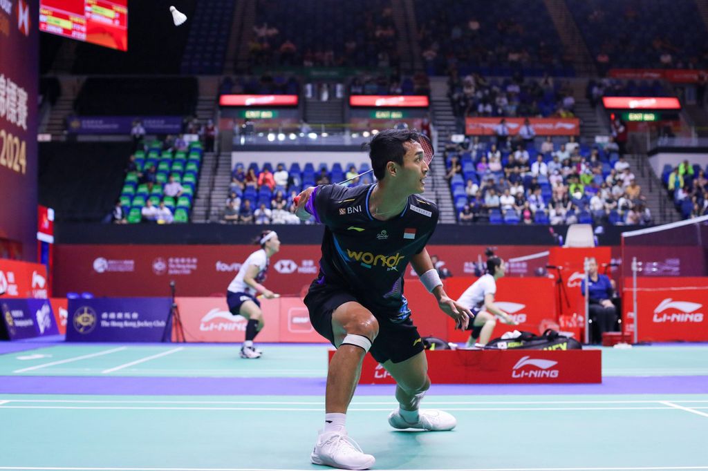 Jonatan Christie melaju ke perempat final turnamen Hong Kong Terbuka. Pada babak kedua, Jonatan menang atas Rasmus Gemke dengan skor 21-12, 21-19 di Hong Kong Coliseum, Kamis (12/9/2024).