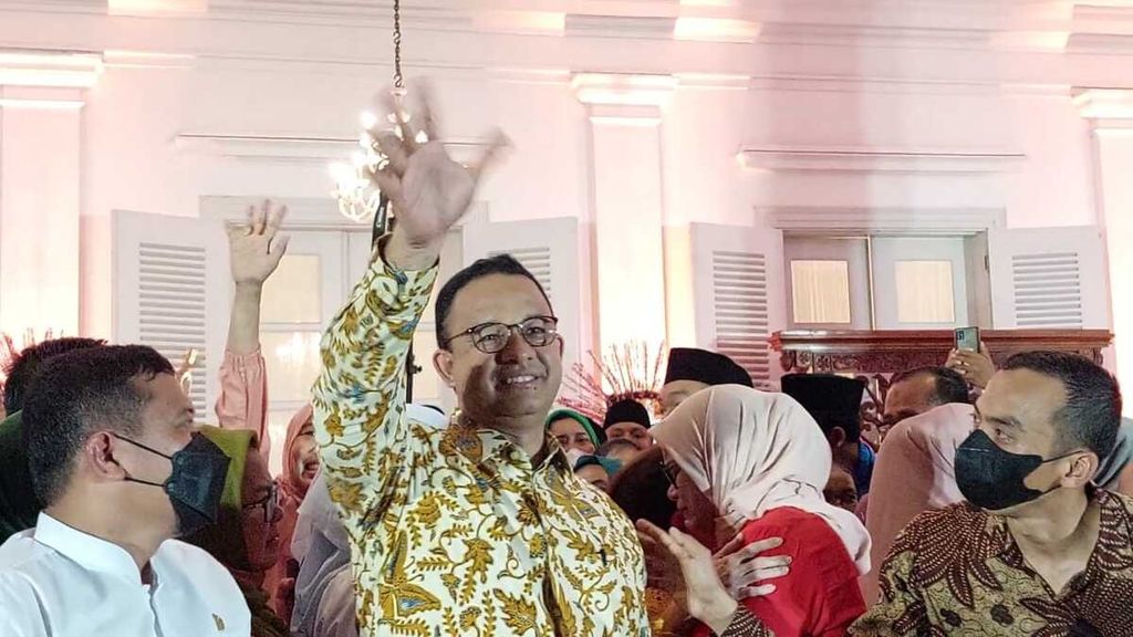Jumat (14/10/2022) menjadi haro terakhir Anies Baswedan dan Ahmad Riza Patria di Balai Kota DKI Jakarta, Agenda pamitan sudah berlangsung sejak 1,5 bulan terakhir dan pamitan kepada ASN dilakukan Jumat ini.