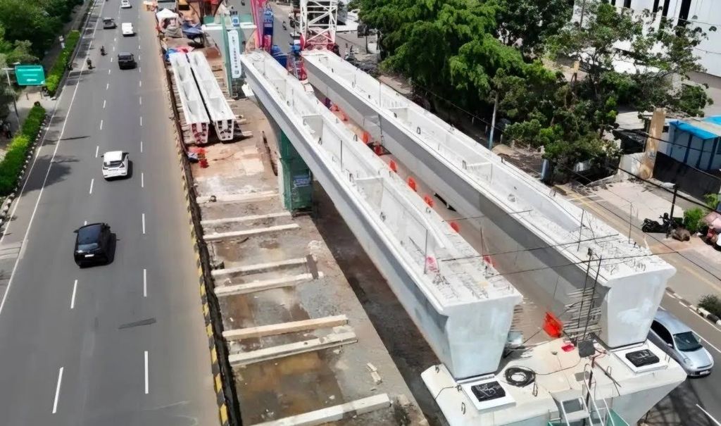 Pembangunan proyek LRT Jakarta Fase 1B Velodrome-Manggarai 