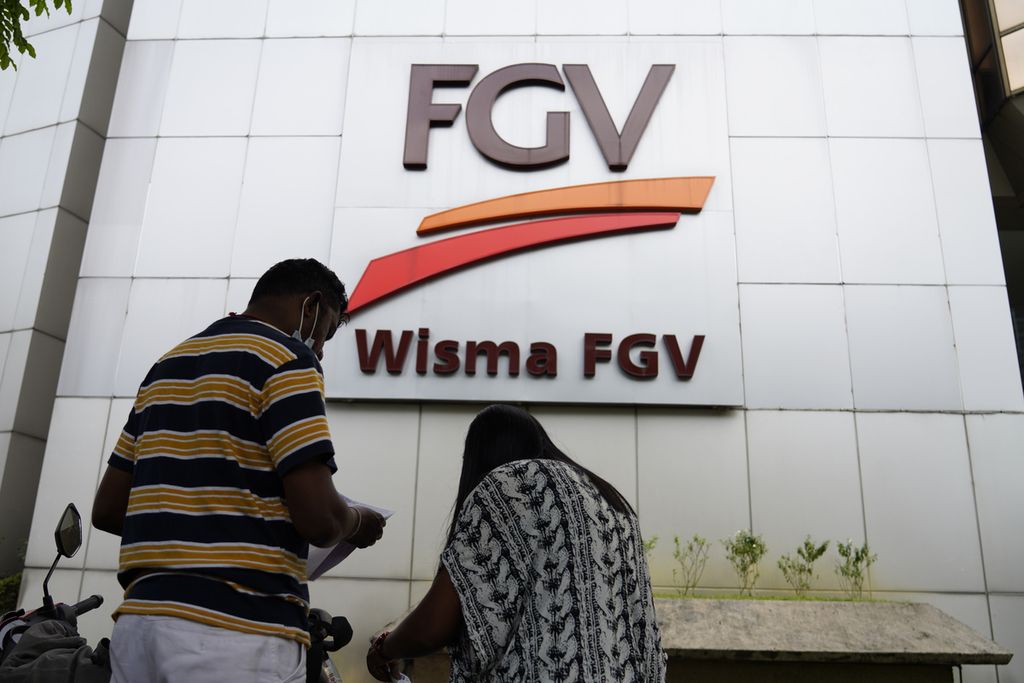 Kantor pusat FGV Holdings Berhad di Kuala Lumpur, Malaysia, pada Oktober 2020. FGV adalah salah satu perusahaan Malaysia yang dijatuhi sanksi oleh Amerika Serikat karena dituding mempraktikkan kerja paksa. Produk FGV dilarang masuk AS. 