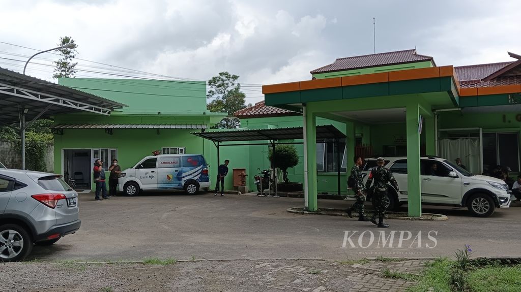 Tampak Rumah Sakit Umum Daerah Cicalengka di Kabupaten Bandung, Jawa Barat. Rumah sakit ini menjadi salah satu lokasi perawatan belasan warga yang terluka akibat bencana puting beliung di tiga kecamatan di Kabupaten Bandung, Rabu (21/2/2024).